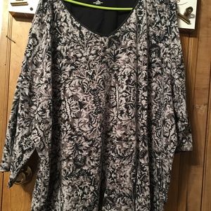 Catherine’s 34/36 5x top tee 3/4 length sleeves